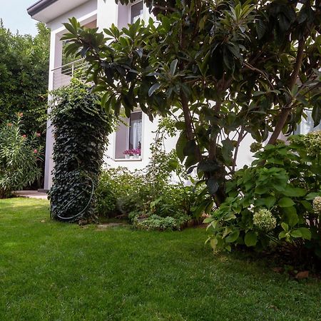 Appartamento Con Giardino Le Querce Sistiana Eksteriør billede